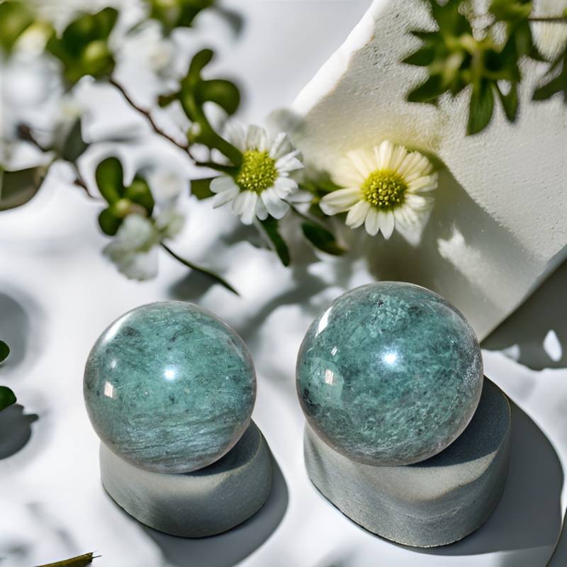 42mm in diameter, a pair of Indian jade